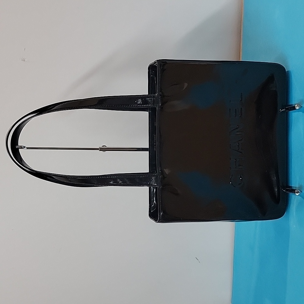 💥HOST PICK💥 CHANEL Stunning Vintage Black Patent Bag Purse - Picture 3 of 16